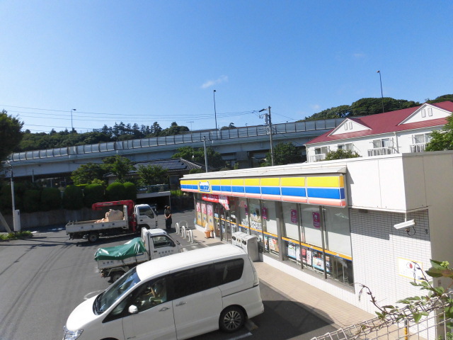 コンビニ　ミニストップ（コンビニ）まで820m