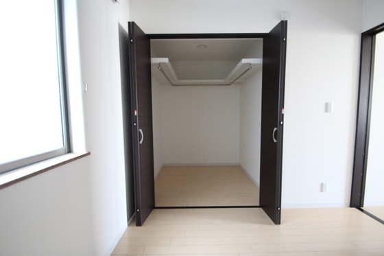 収納　※別部屋の写真です