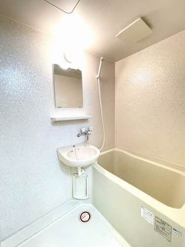 バス・シャワールーム　バスルーム