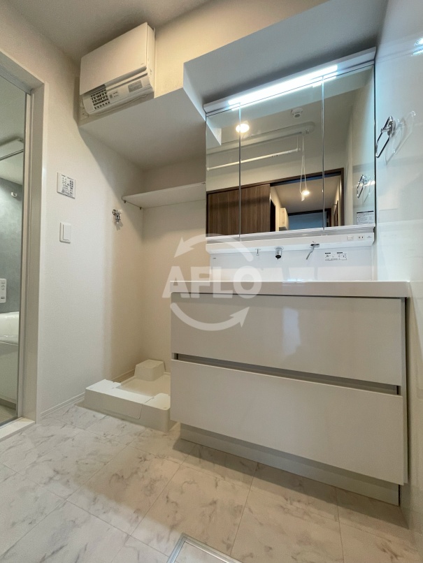 洗面設備　ルシエーナ西田辺　独立洗面台