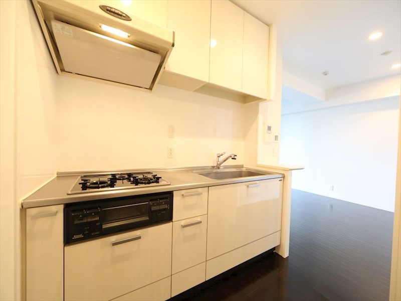 キッチン　システムキッチン（ガス3口コンログリル付）