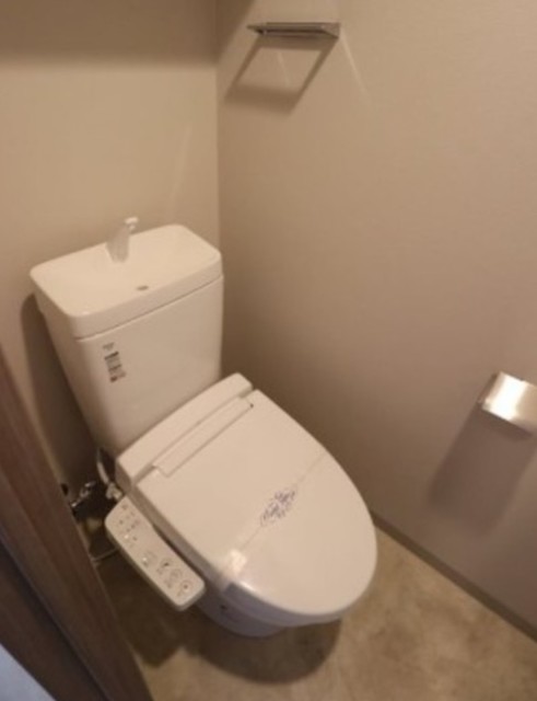 トイレ　別部屋参考。