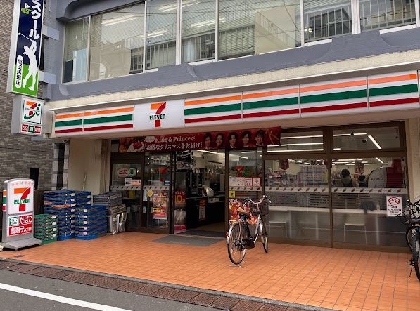 コンビニ　セブン－イレブン新宿高田馬場４丁目南店（コンビニ）まで494m
