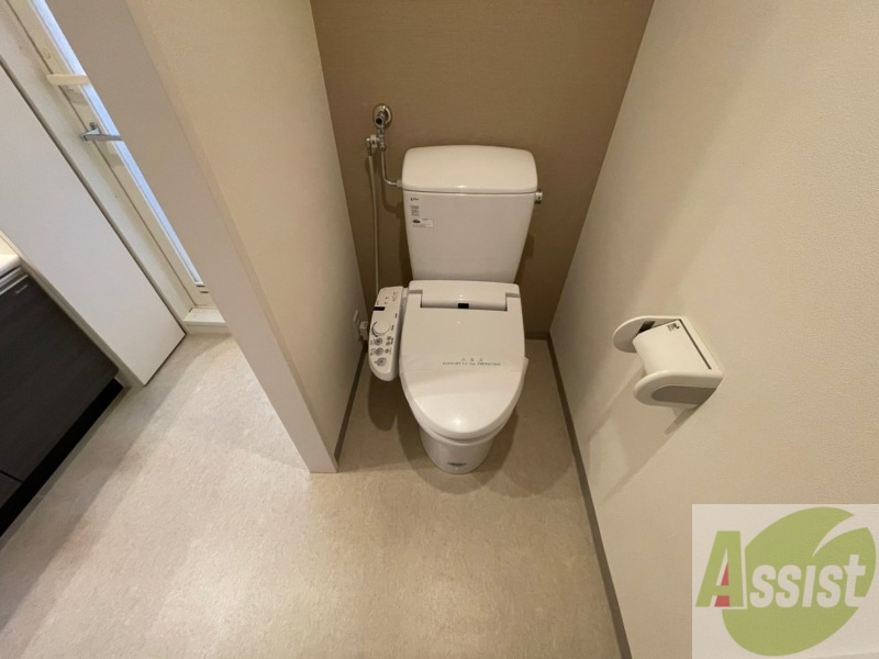 トイレ　ウォシュレット機能がついたトイレです。安心して使用できます。