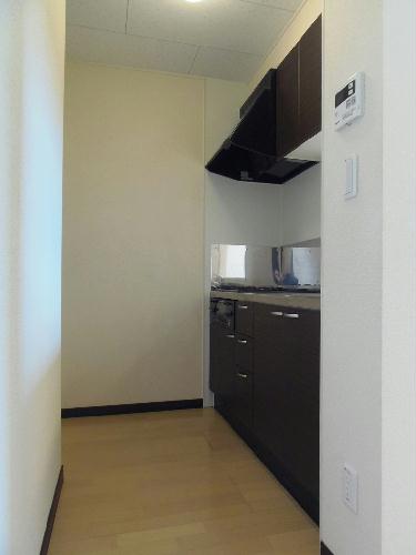 キッチン　3口ガスコンロ付きです。