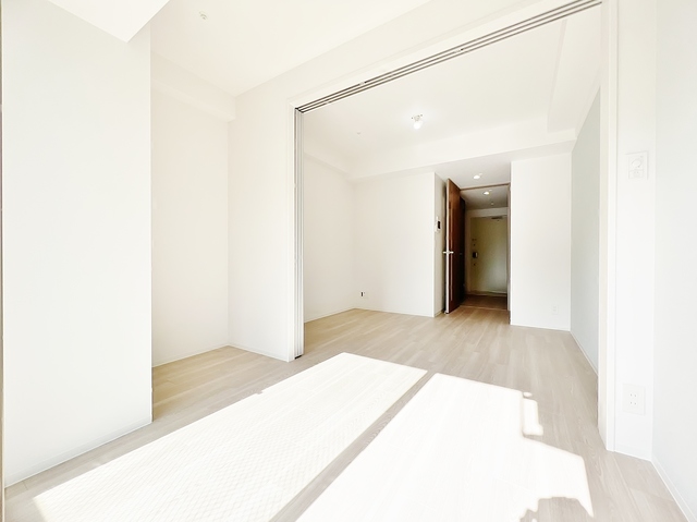 居室・リビング　洋室３．５帖・フローリング