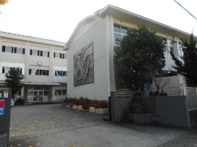 中学校　亀川中学校様（中学校）まで400m