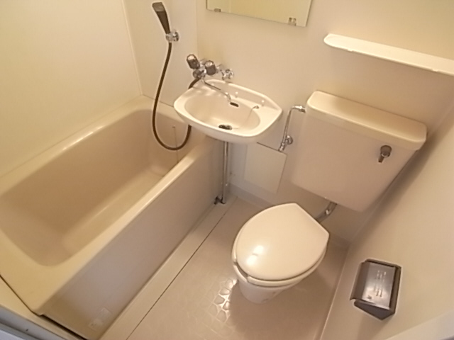 バス・シャワールーム　ユニットバスだと入浴タイムにトイレ掃除もできて楽チン～＾＾