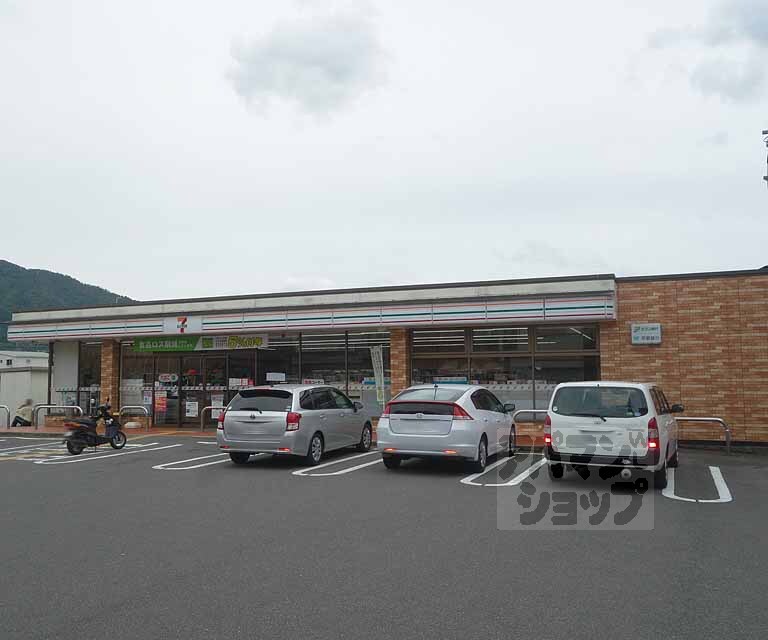 コンビニ　セブンイレブン山科東野舞台町店（コンビニ）まで237m