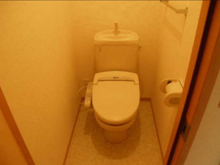 トイレ　温水洗浄機能付き