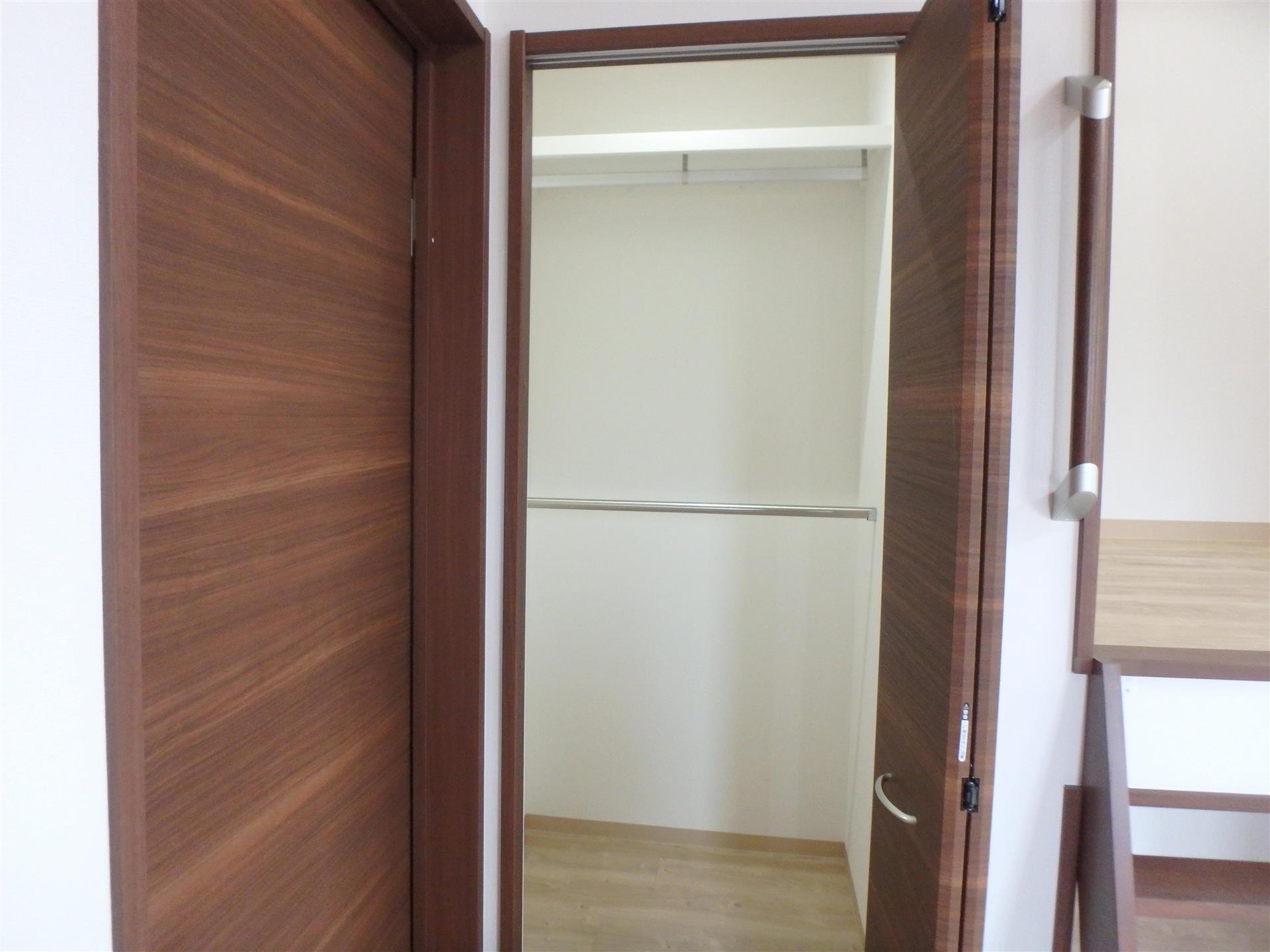 収納　奥行のあるクローゼットです