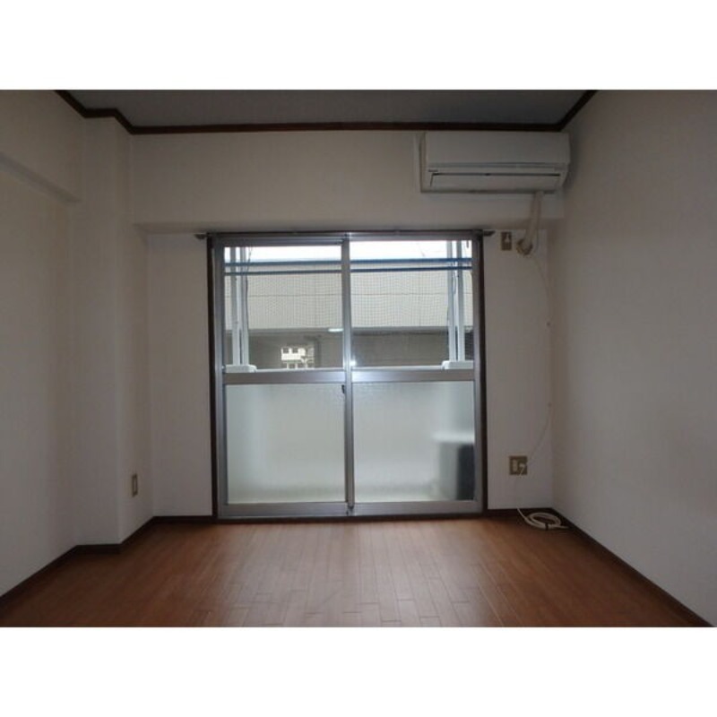 居室・リビング　図面と現状に相違がある場合には現状を優先