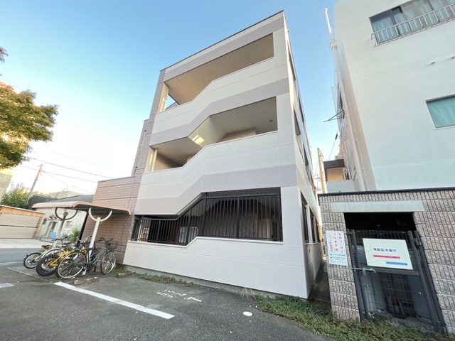 駐車場　駐車スペースもあります☆