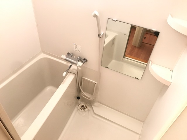 バス・シャワールーム　浴室乾燥機付きのお風呂です♪