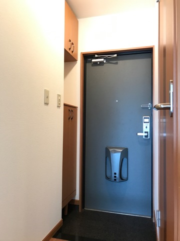 玄関　シューズボックス付きの玄関です★