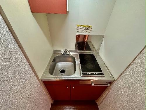 キッチン　設備・仕様は号室により異なる為、現況を優先いたします。