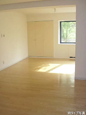 居室・リビング　同タイプ部屋　参考写真です