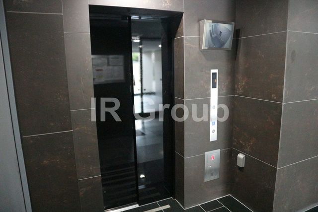 ロビー　エレベーター