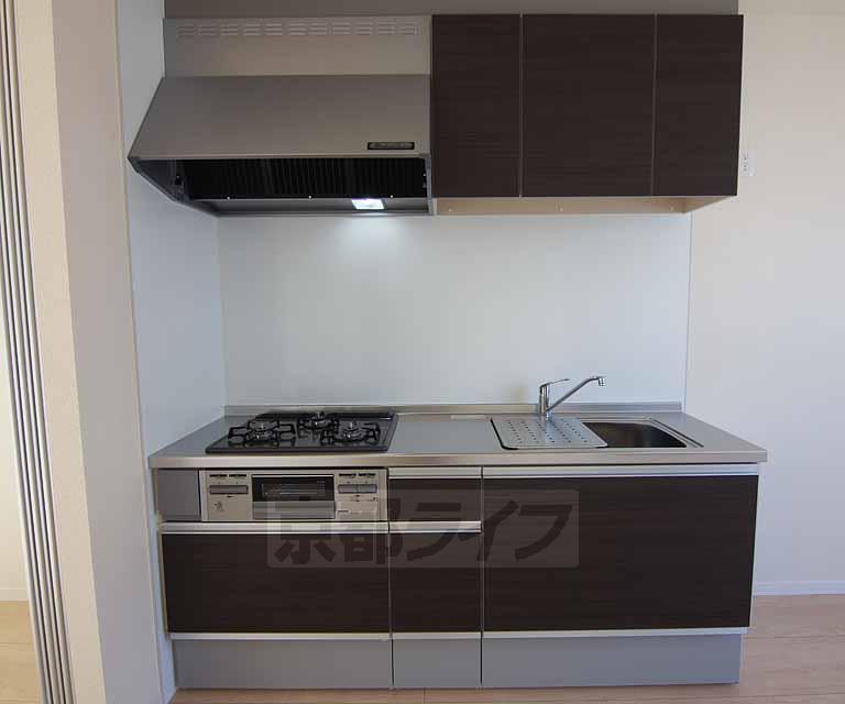 キッチン　システムキッチン搭載です。