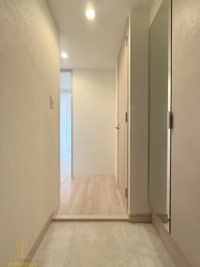 玄関　プレサンス九条グランデリーヴ