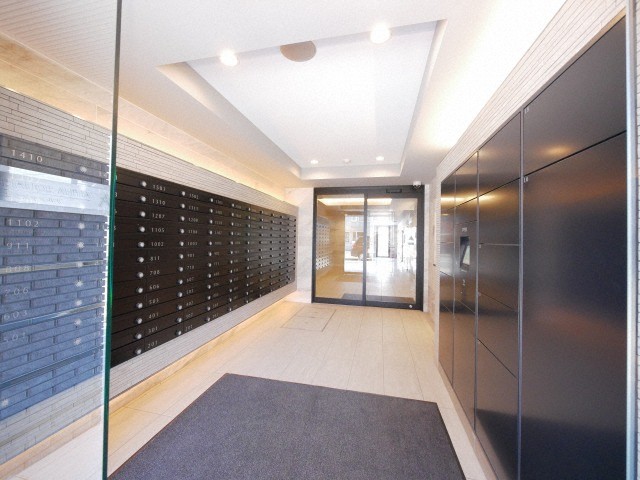 エントランス　宅配ボックス付き！