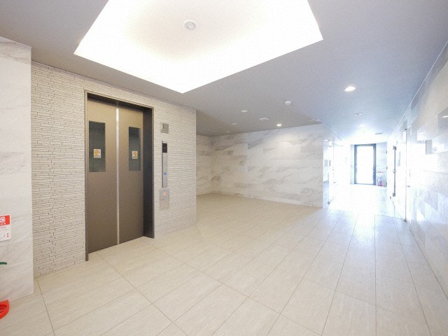 その他共有部分　エレベーター完備です♪