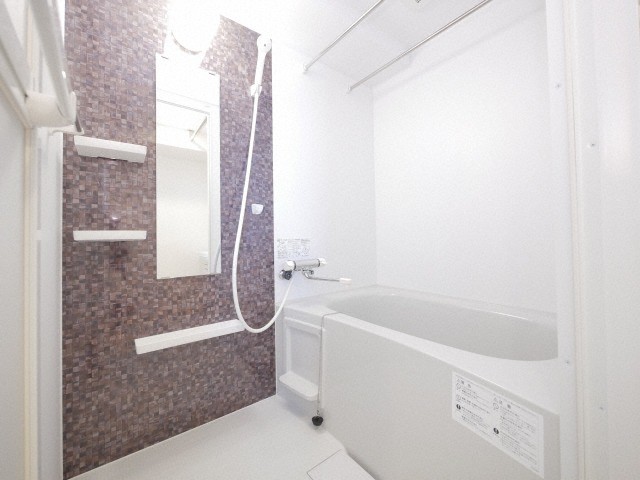 バス・シャワールーム　広々快適なバスルームです♪