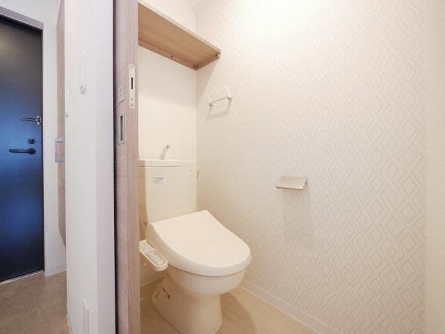 トイレ　快適なウォシュレット付きです♪