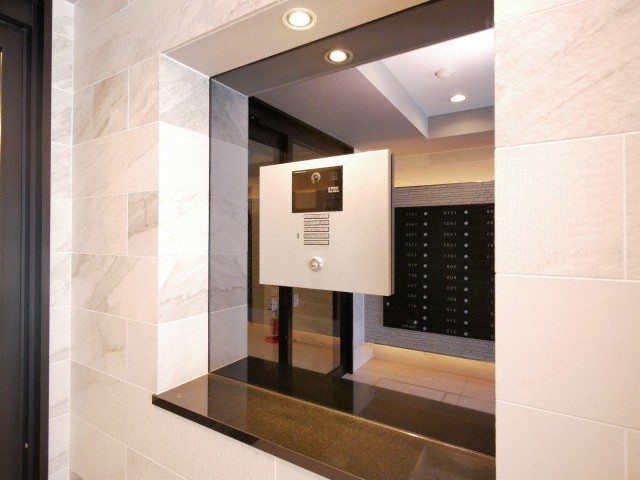 その他設備　安心なオートロック付きエントランスです♪