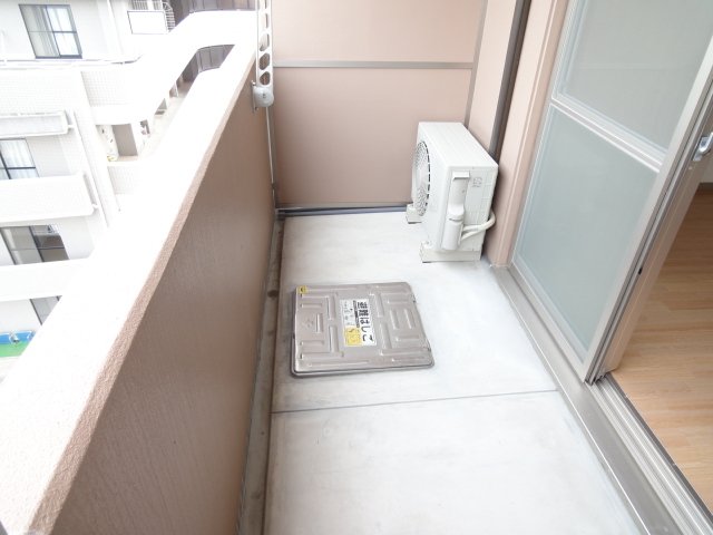 バルコニー　同物件他部屋の写真