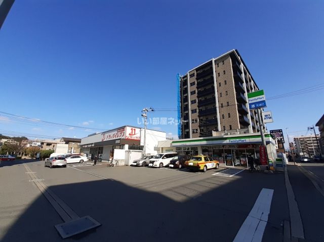コンビニ　ファミリーマート 早良昭代３丁目店（コンビニ）まで307m