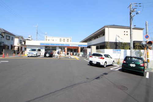コンビニ　ローソン 堺南野田店（コンビニ）まで409m