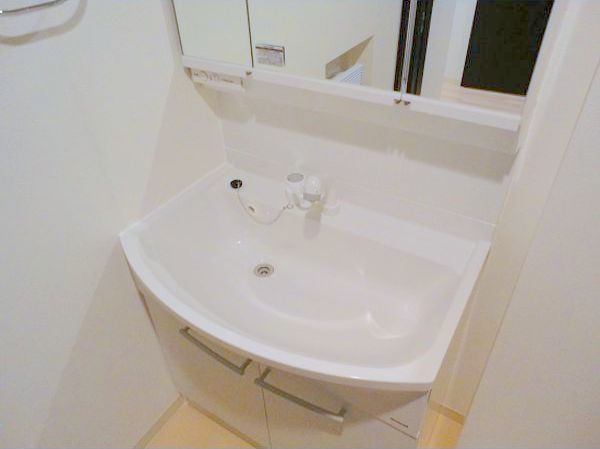 洗面設備　忙しい朝に嬉しいシャンプードレッサー完備♪