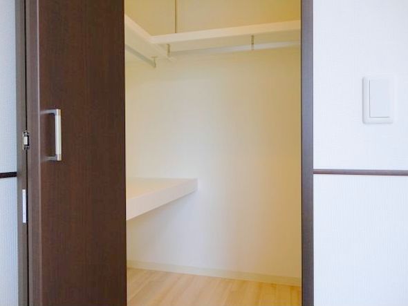 収納　広いウォークインクローゼットです♪