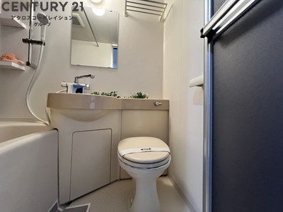 トイレ　浴室内にトイレがあります☆