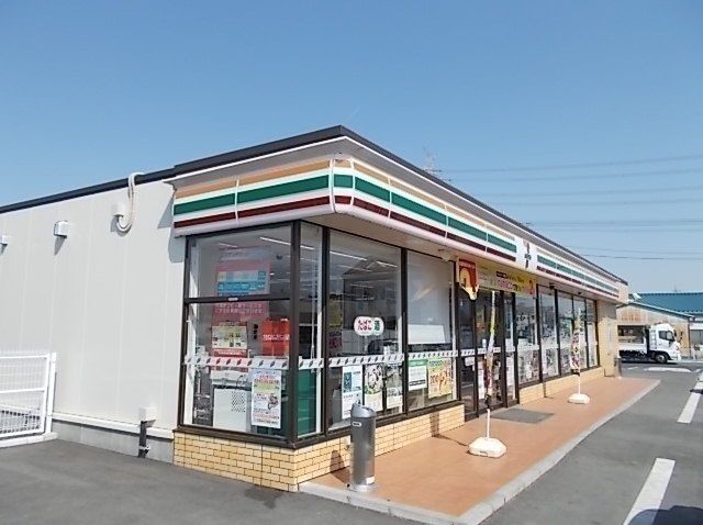 コンビニ　セブンイレブン（コンビニ）まで400m