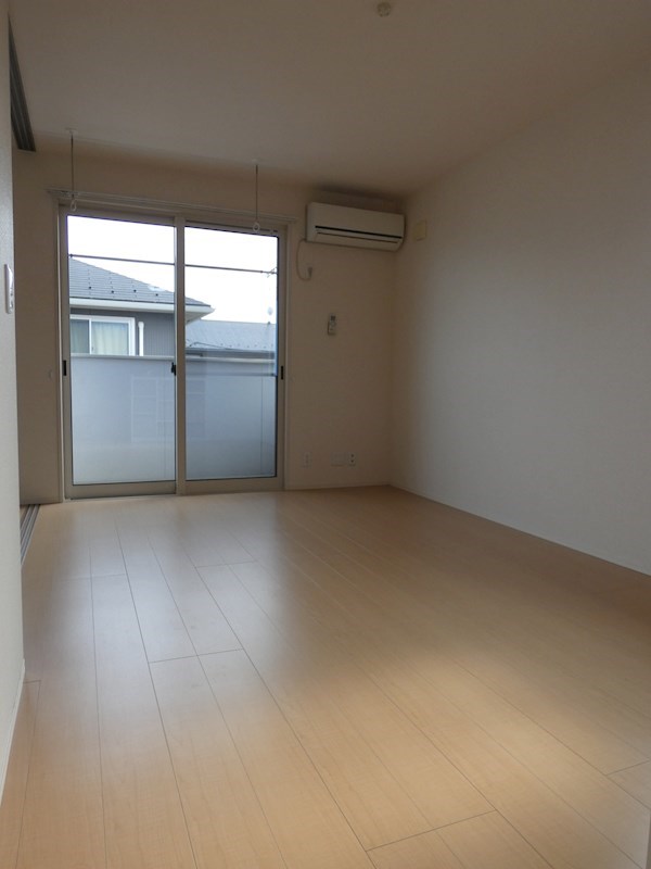 居室・リビング　反転タイプの部屋の写真です