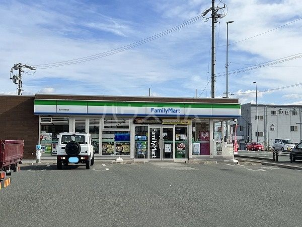 コンビニ　ファミリーマート 豊川市田町店（コンビニ）まで377m