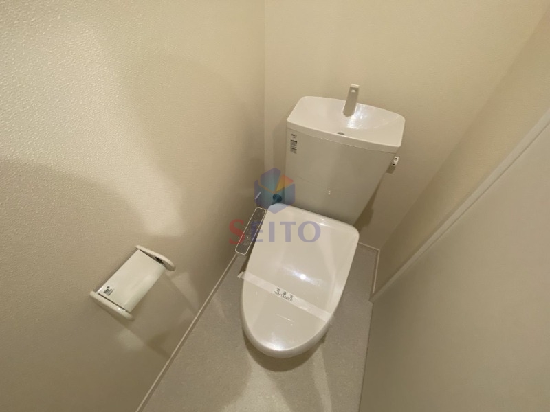 トイレ　３０３号室のお写真です。