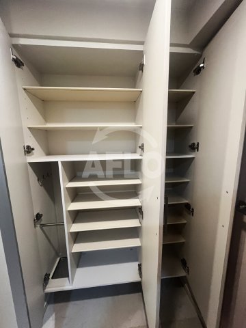 収納　アーバネックス天満橋Front　シューズボックス