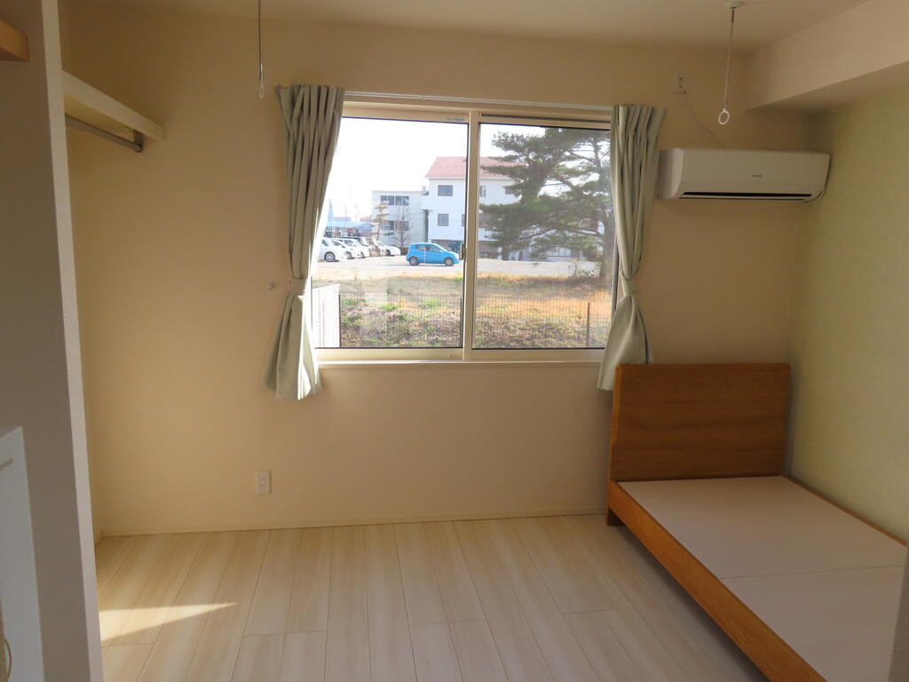 居室・リビング　※室内写真・動画・パノラマは同物件別部屋のものです。