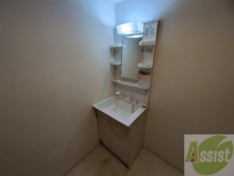 洗面設備　こちらに洗面台があります。朝の洗顔はこちらで。