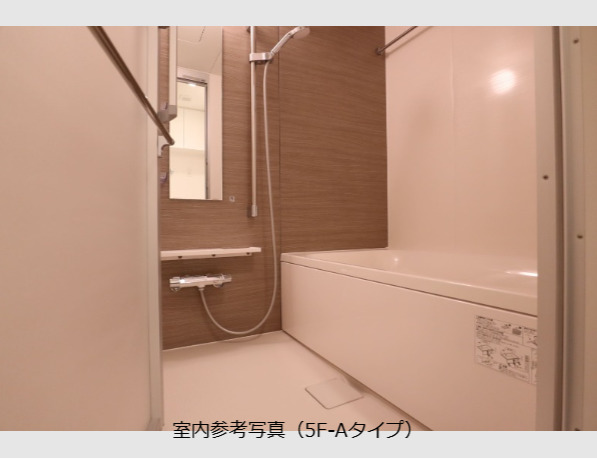 バス・シャワールーム　写真は同タイプ住戸です。