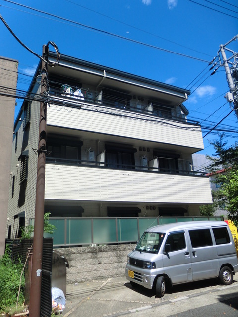 建物外観　山手線代々木駅徒歩１分駅近マンション