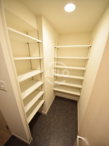 玄関　プレサンス堺筋本町駅前シェル　シューズクローク