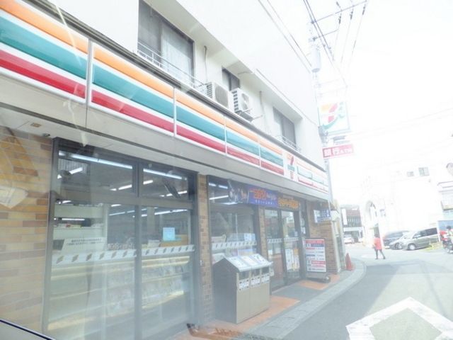 コンビニ　セブンイレブン（コンビニ）まで500m