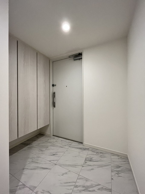 玄関　※写真は同タイプ住戸です。