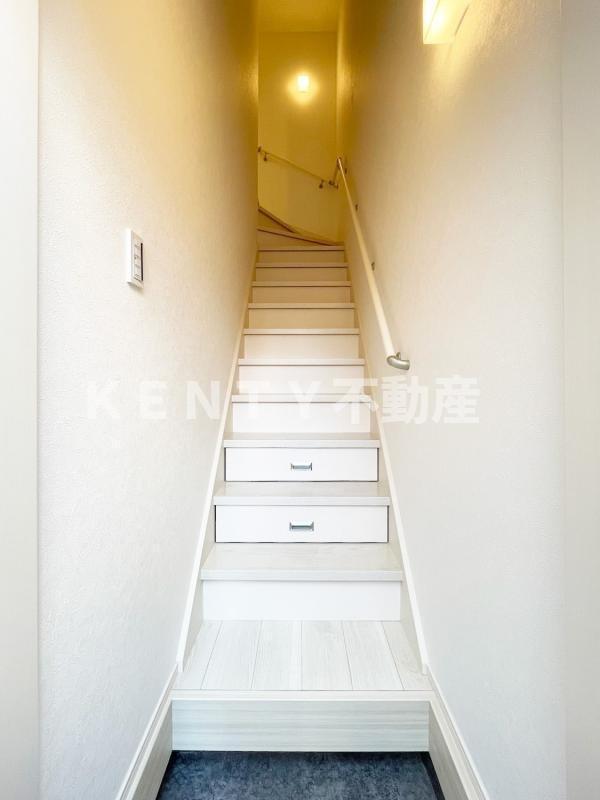 玄関　収納もある玄関です