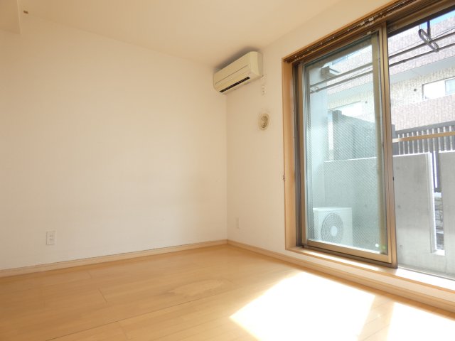 居室・リビング　別号室参考画像