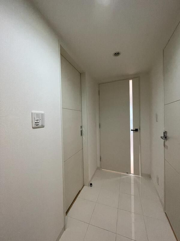 玄関　■モニタ付インターホン■シューズクローゼット■ダウンライト